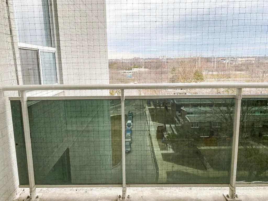 Bright Apartment Close To City With Free Parking Toronto Canada