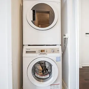  Apartment Downtown Gem