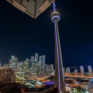  Apartment Designer W/ Cn Tower View & Parking