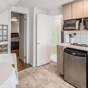  Apartment The Loft At Hiltz House Canada