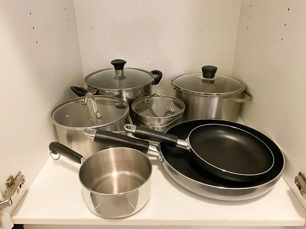Bright Apartment Close To City With Free Parking Toronto
