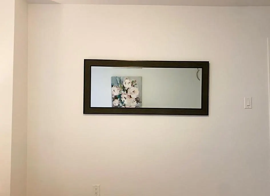 Bright Apartment Close To City With Free Parking Toronto Canada